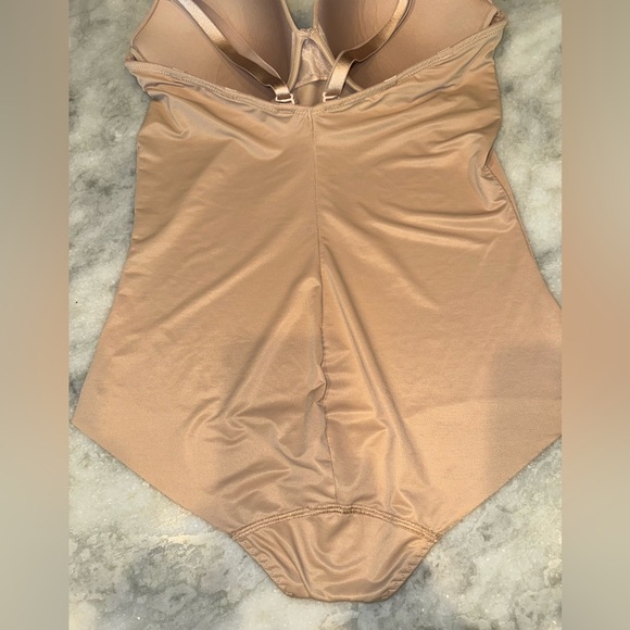 Red Hot by Spanx Shapewear One Piece Bodysuit. Size Large - Picture 10 of 13